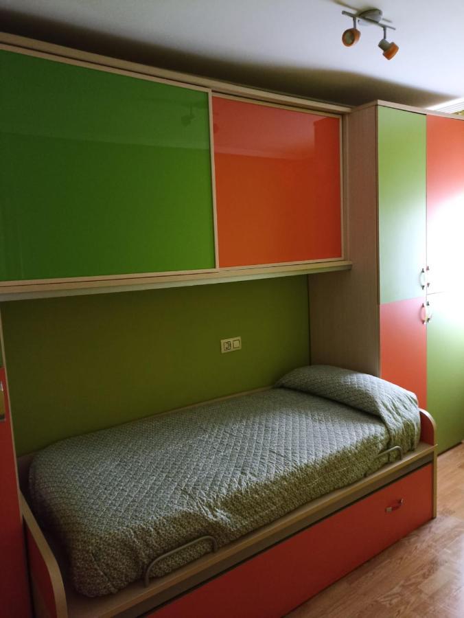 Piso Yade En Oviedo, Proximo A Los Vegas Con Parking Y Wifi Luaran gambar